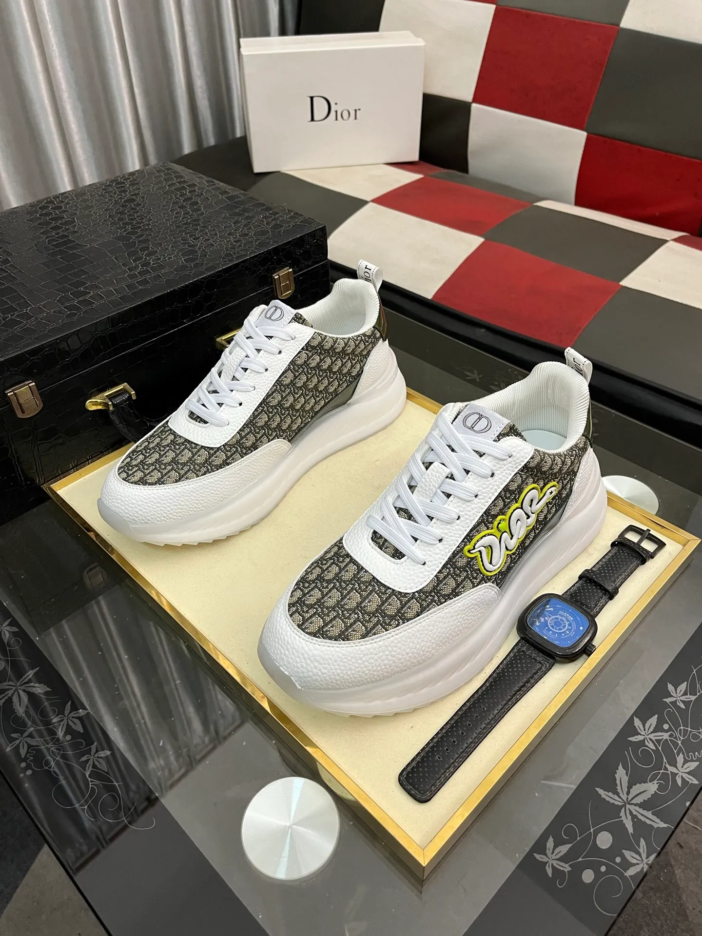 Men's Men's Shoes💰458⌚️⌚️Dior unique modern style sneakers. Counter purchasing 🏃casual leather shoes😍😍 original cowhide leather imported from Italy (refuses to discolor and grind feet) soles: original soles specially provided by the original factory, super cool😍 lace up and walk with wind👍 style design ⚠️ super comfortable and wear-resistant original soles. Just like shooting the real thing 🎬The real thing is better Code number: 38-445⃣️Colors available